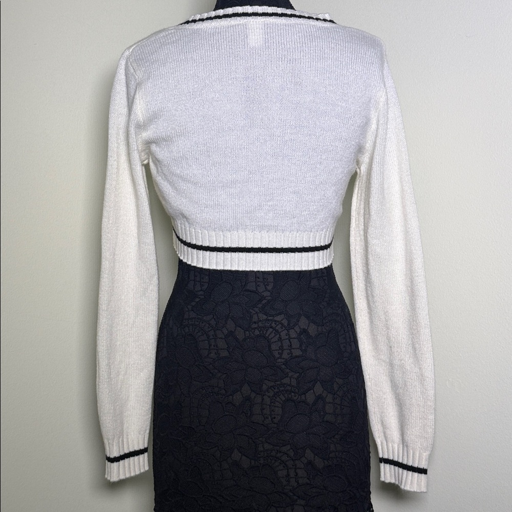 Divided by H&M White & Black Varsity Stripe Crop Sweater | V-Neck | Long Sleeve - Picture 2 of 5